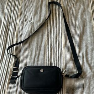 Lulu Lemon Black over the shoulder bag
